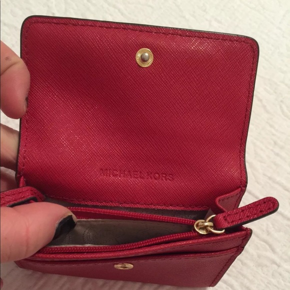 PRICE REDUCED‼️MICHAEL KORS WALLET red jet - Picture 7 of 8